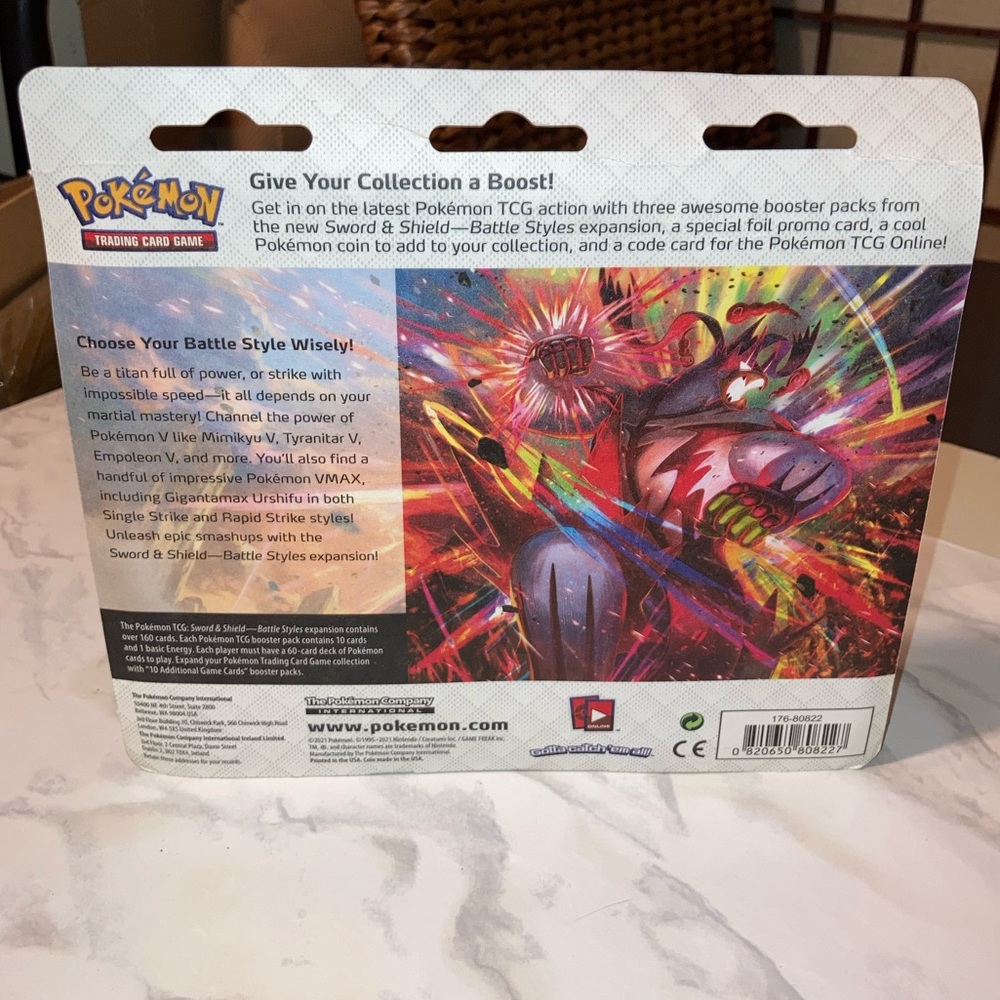 Pokémon TCG: Sword & Shield Battle Styles Blister Pack & Coin (Eevee & Shaymin) - Picture 2 of 4